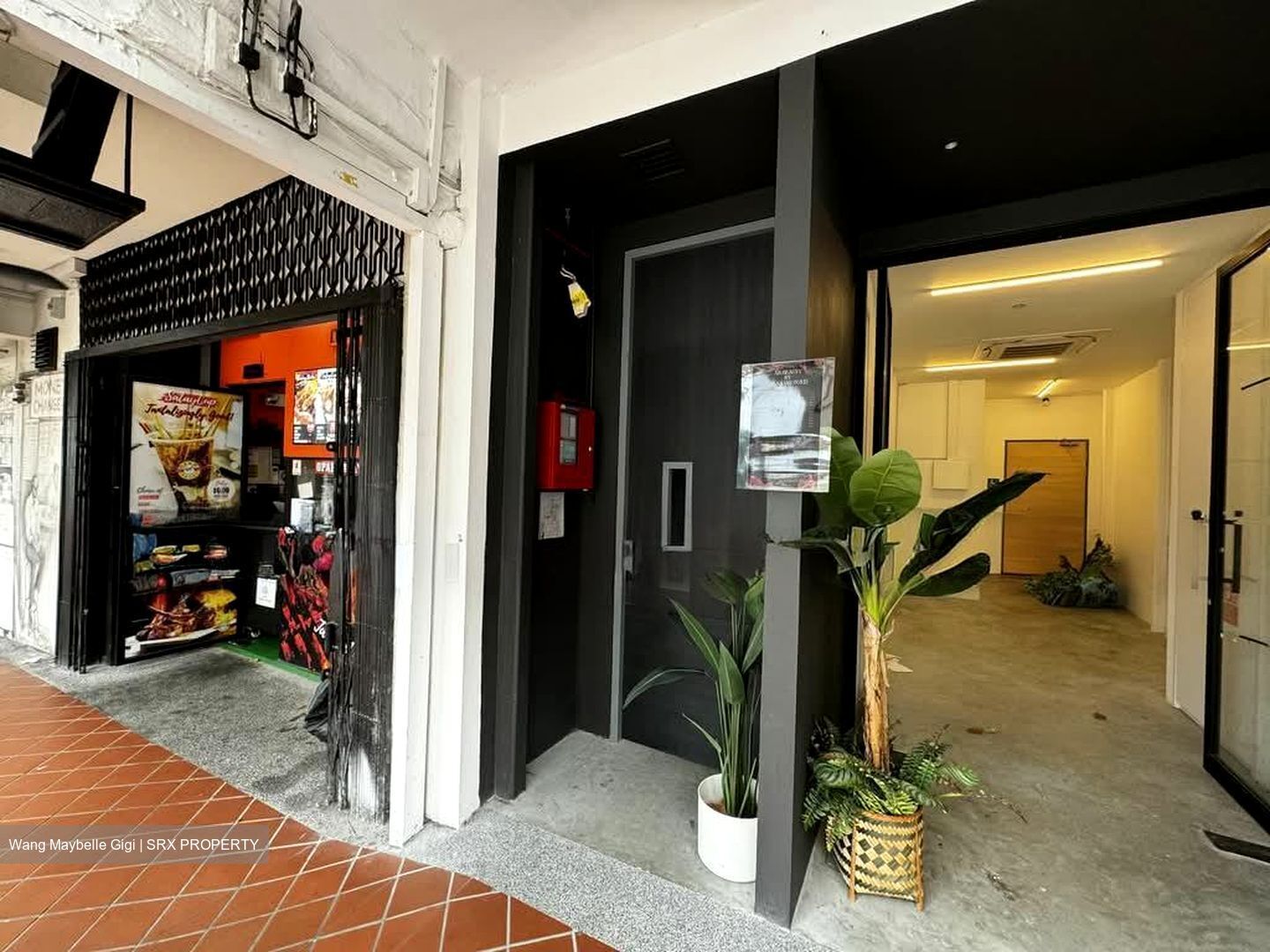 North Bridge Road (D7), Retail #553686201